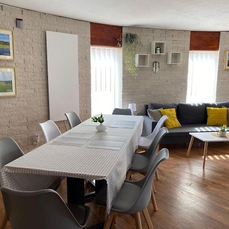U Vrabcaka Apartment Zlonin ภายนอก รูปภาพ