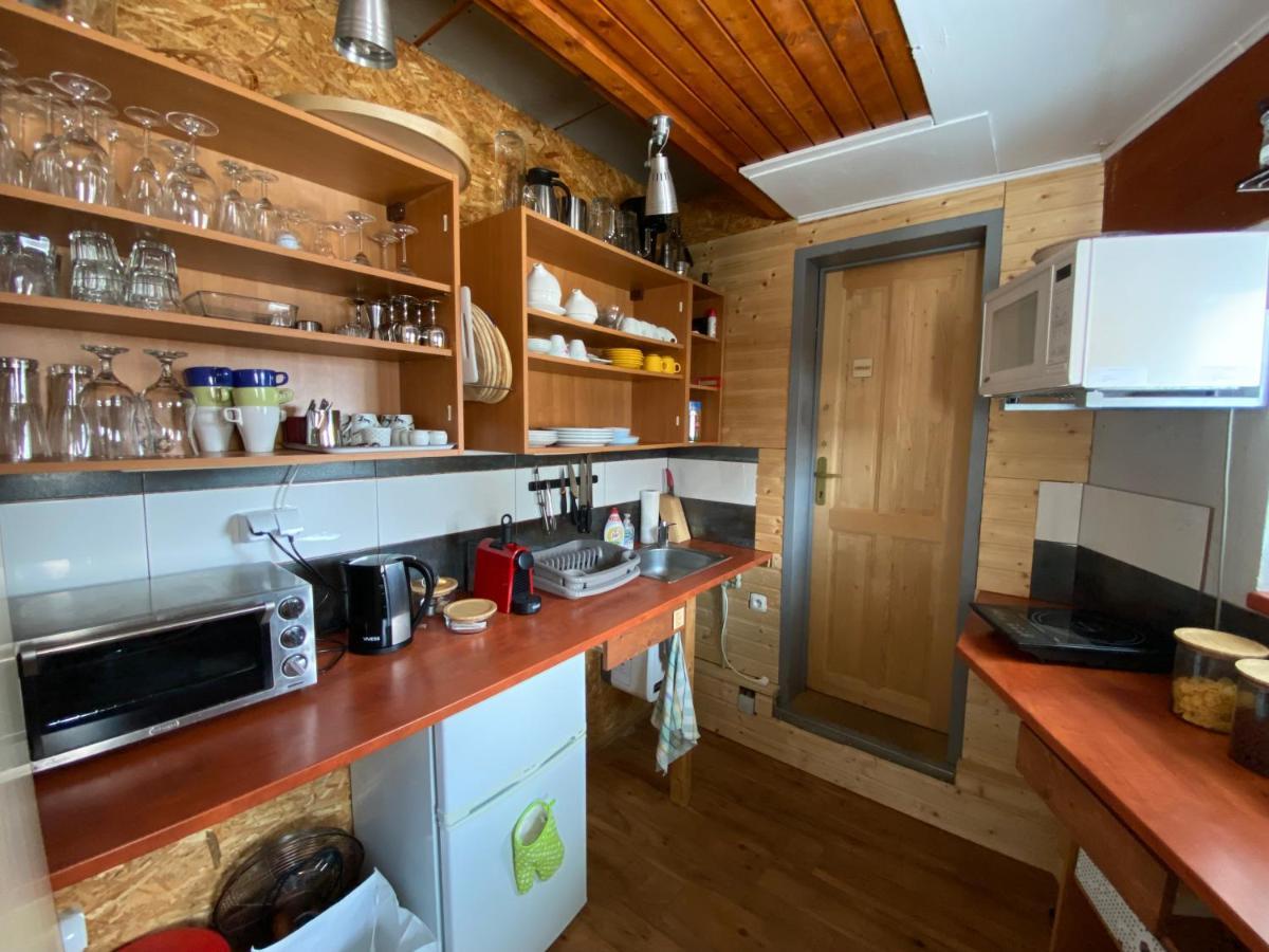 U Vrabcaka Apartment Zlonin ภายนอก รูปภาพ