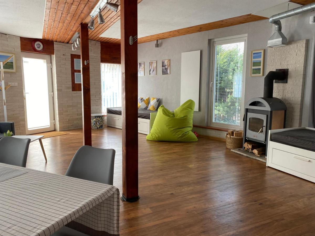 U Vrabcaka Apartment Zlonin ภายนอก รูปภาพ
